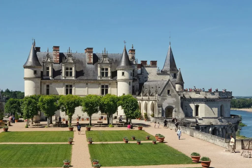 Château Royal d'Amboise à 2 km des gîtes.